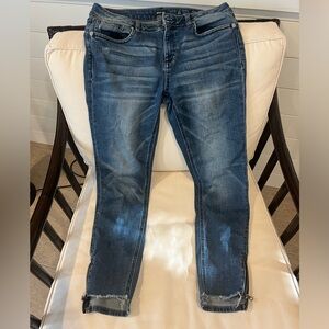 Miss Me ankle skinny Jean with zipper ankles